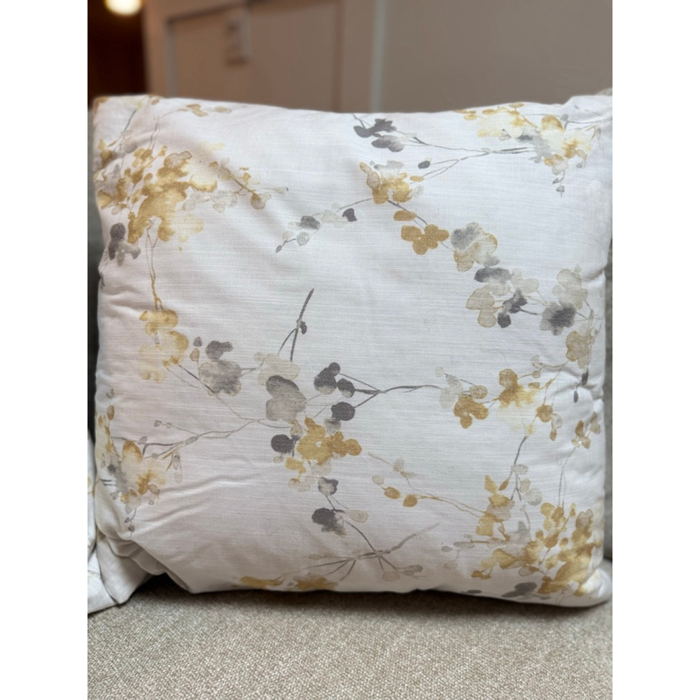 DKNY White & Yellow Floral Throw Pillows, One Size - Picture 3 of 6